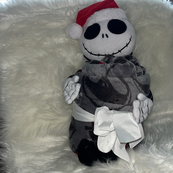 🆕 Nightmare Before Christmas Jack Skellington Plush Doll & Throw Holiday Santa - Picture 3 of 10